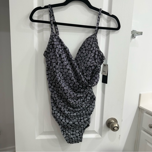 Aqua Green Other - Aqua Green Black and White Women's Swimsuit Size Large NWT